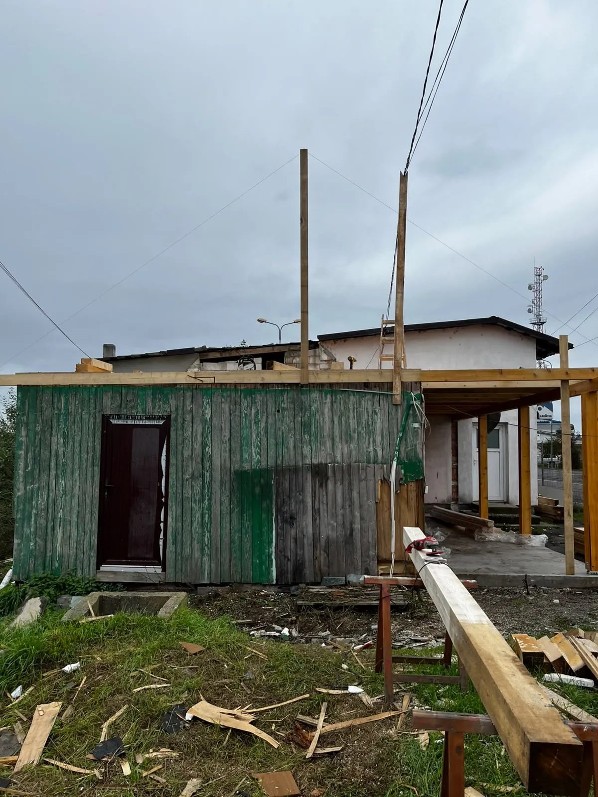 Înainte — Exterior renovat